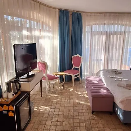 מלון Hillcity (adults Only) 3*