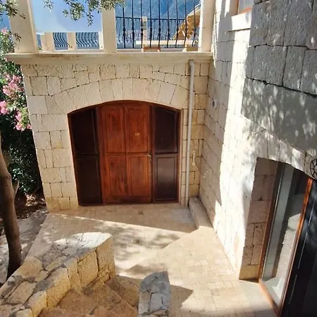 Hillcity (adults Only) 3* קס